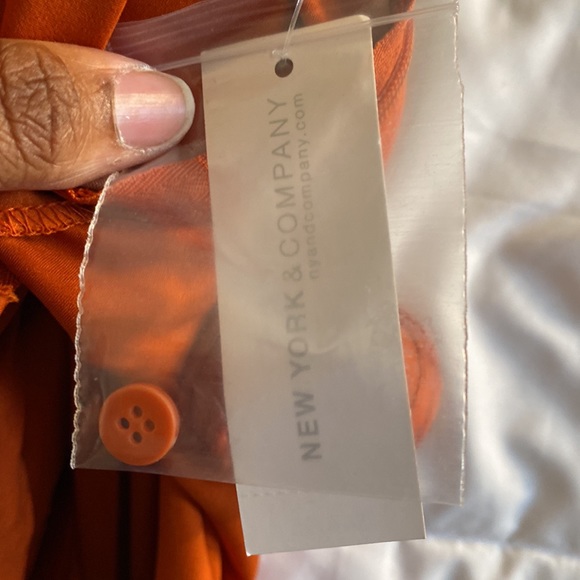 Sleeveless orange top - Picture 5 of 7